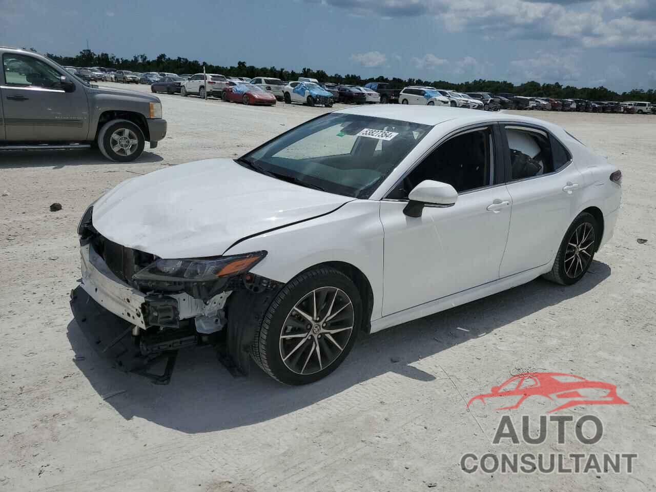 TOYOTA CAMRY 2022 - 4T1G11AK8NU669095