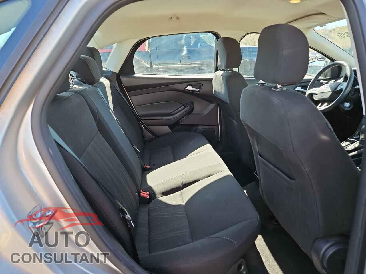 FORD FOCUS 2017 - 1FADP3F2XHL277097