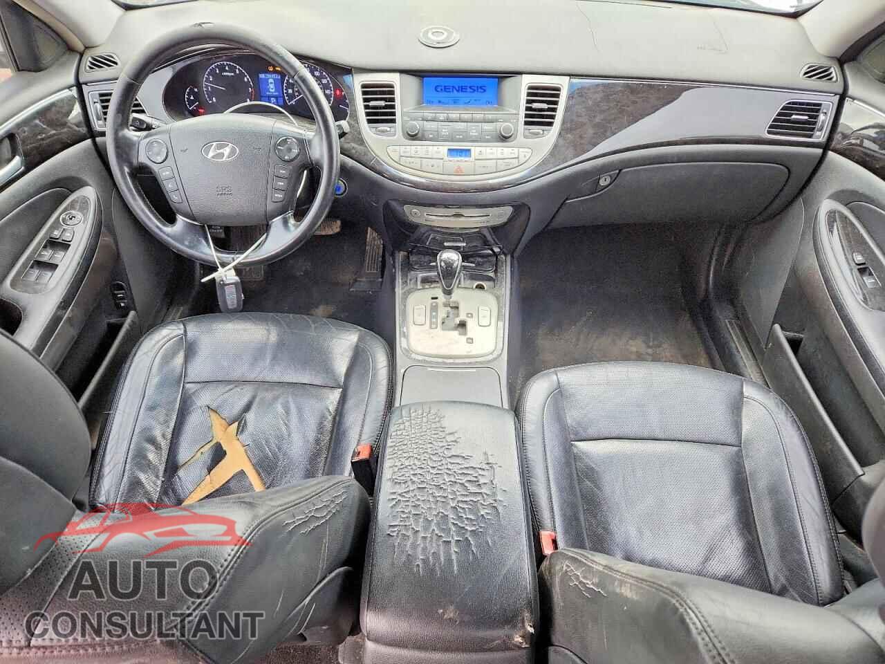 HYUNDAI GENESIS 2013 - KMHGC4DD4DU240835