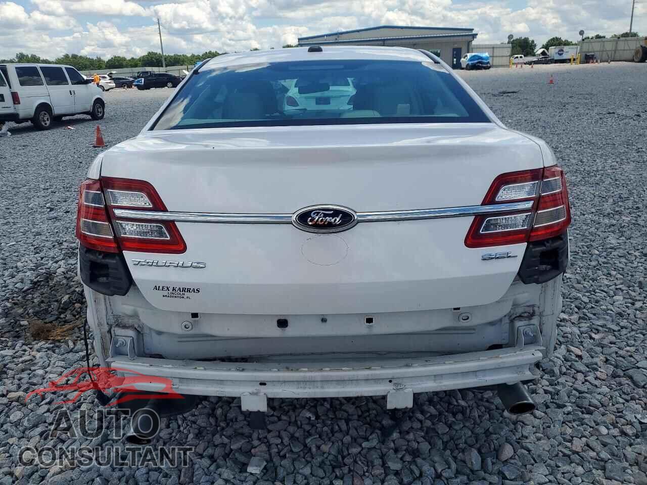 FORD TAURUS 2013 - 1FAHP2E88DG228517