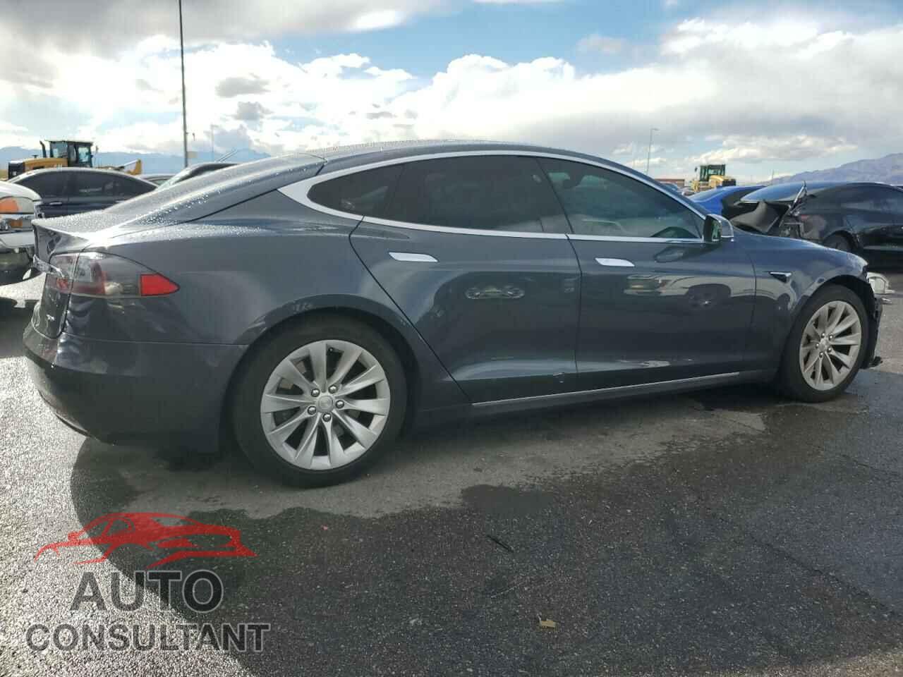 TESLA MODEL S 2018 - 5YJSA1E22JF272395