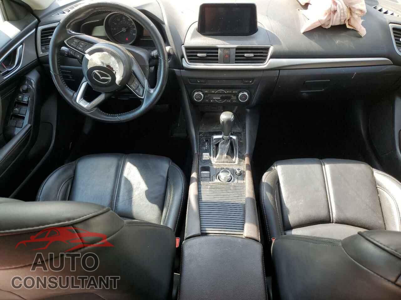 MAZDA 3 2018 - 3MZBN1V36JM242547