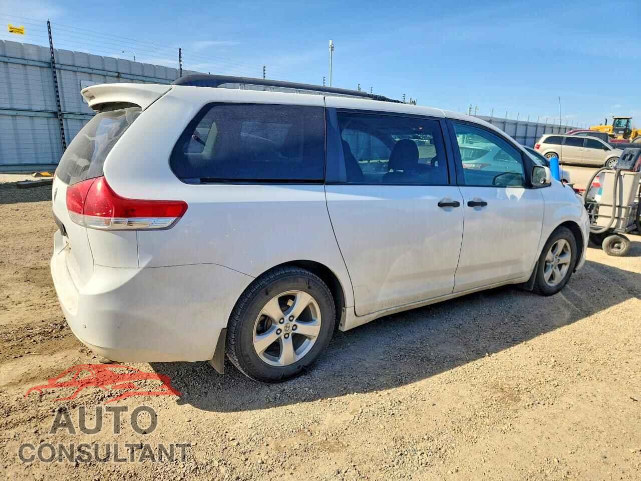 TOYOTA SIENNA 2013 - 5TDZK3DC8DS391912