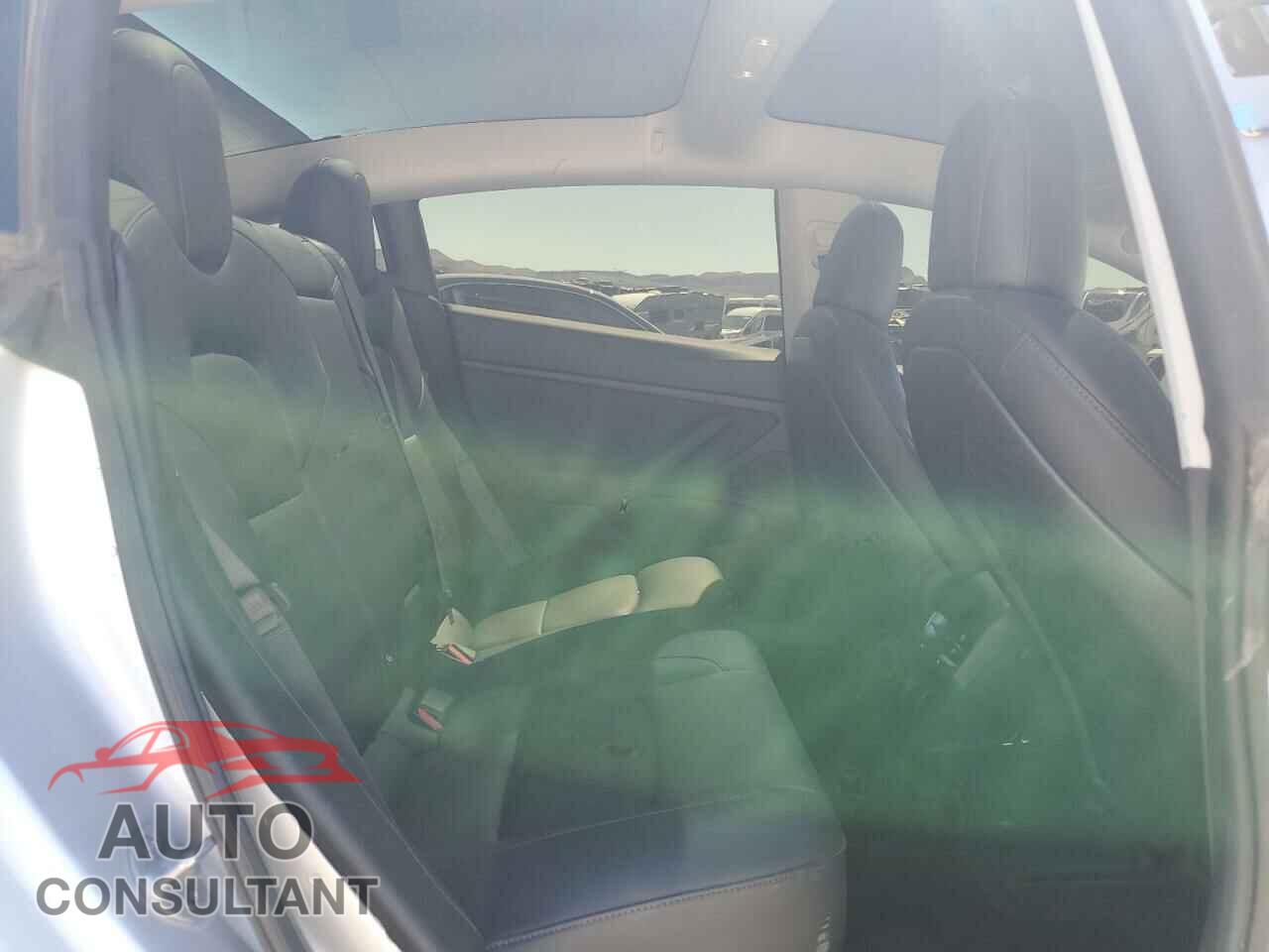 TESLA MODEL 3 2018 - 5YJ3E1EA0JF047571