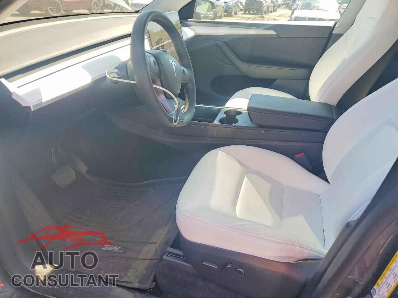 TESLA MODEL Y 2024 - 7SAYGDEE6RA216878