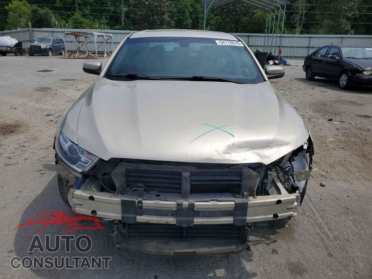 FORD TAURUS 2018 - 1FAHP2E85JG116673