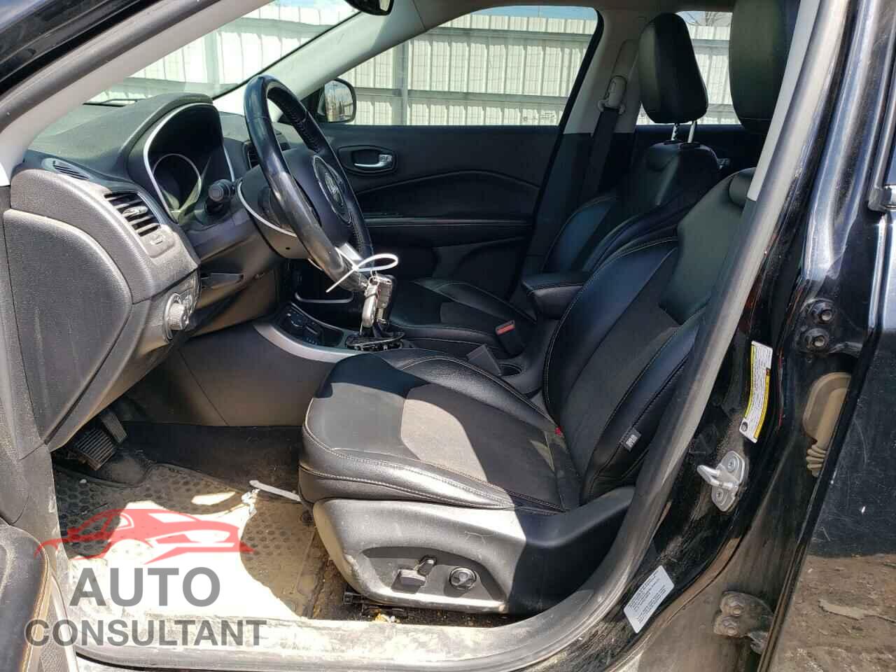 JEEP COMPASS 2018 - 3C4NJDBB1JT142743
