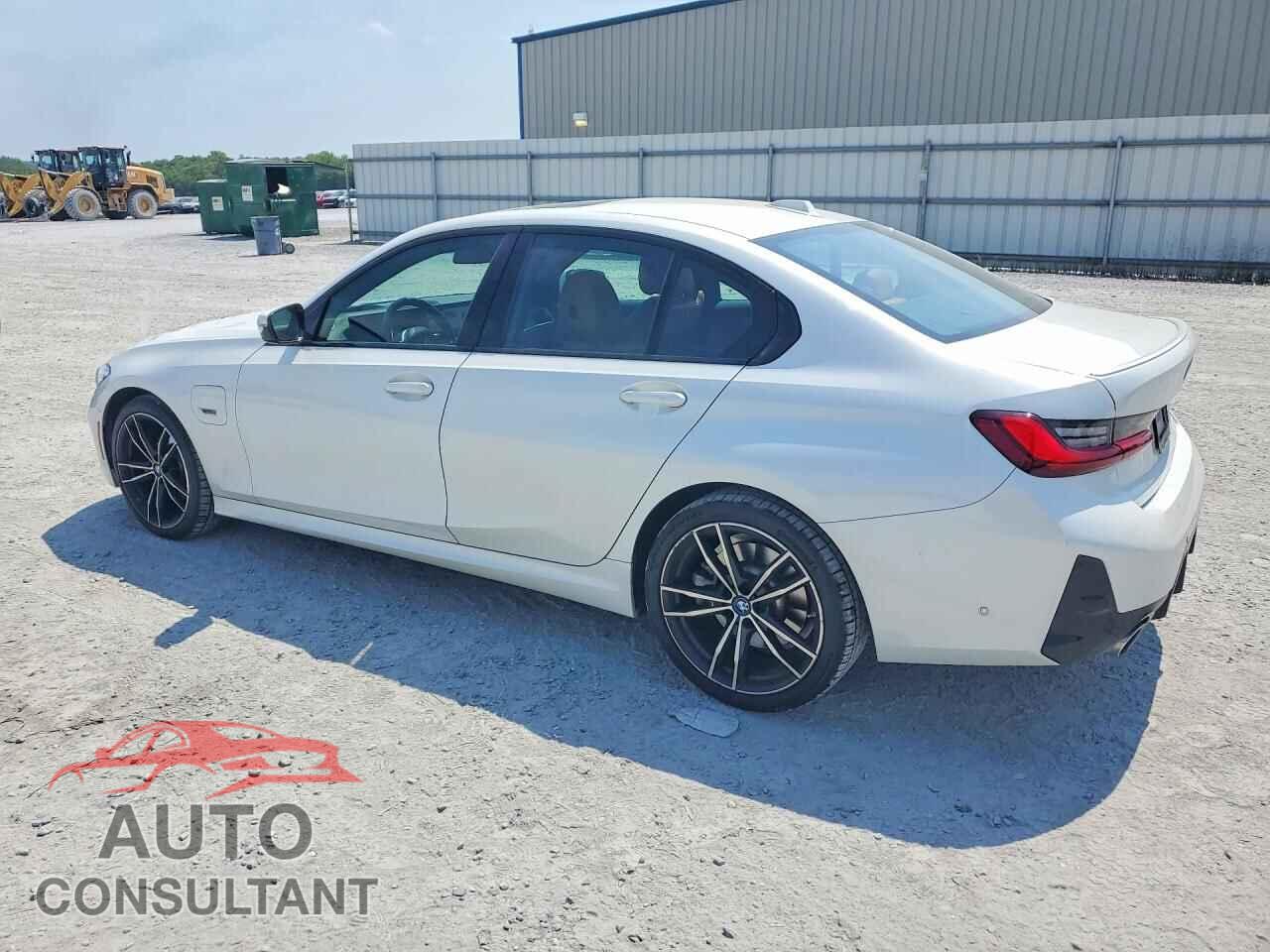 BMW 3 SERIES 2023 - 3MW39FF04P8D17063