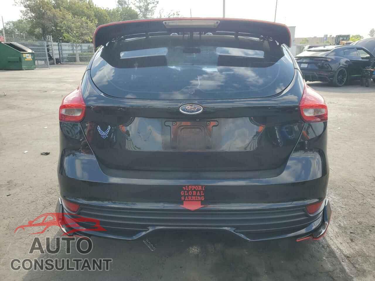 FORD FOCUS 2015 - 1FADP3L94FL228153