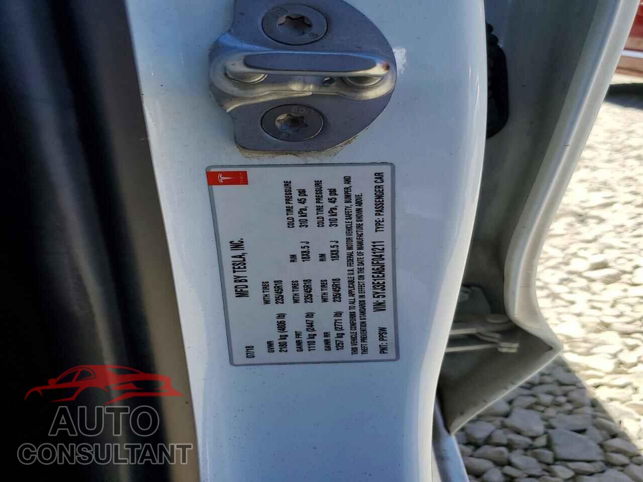 TESLA MODEL 3 2018 - 5YJ3E1EA6JF041211