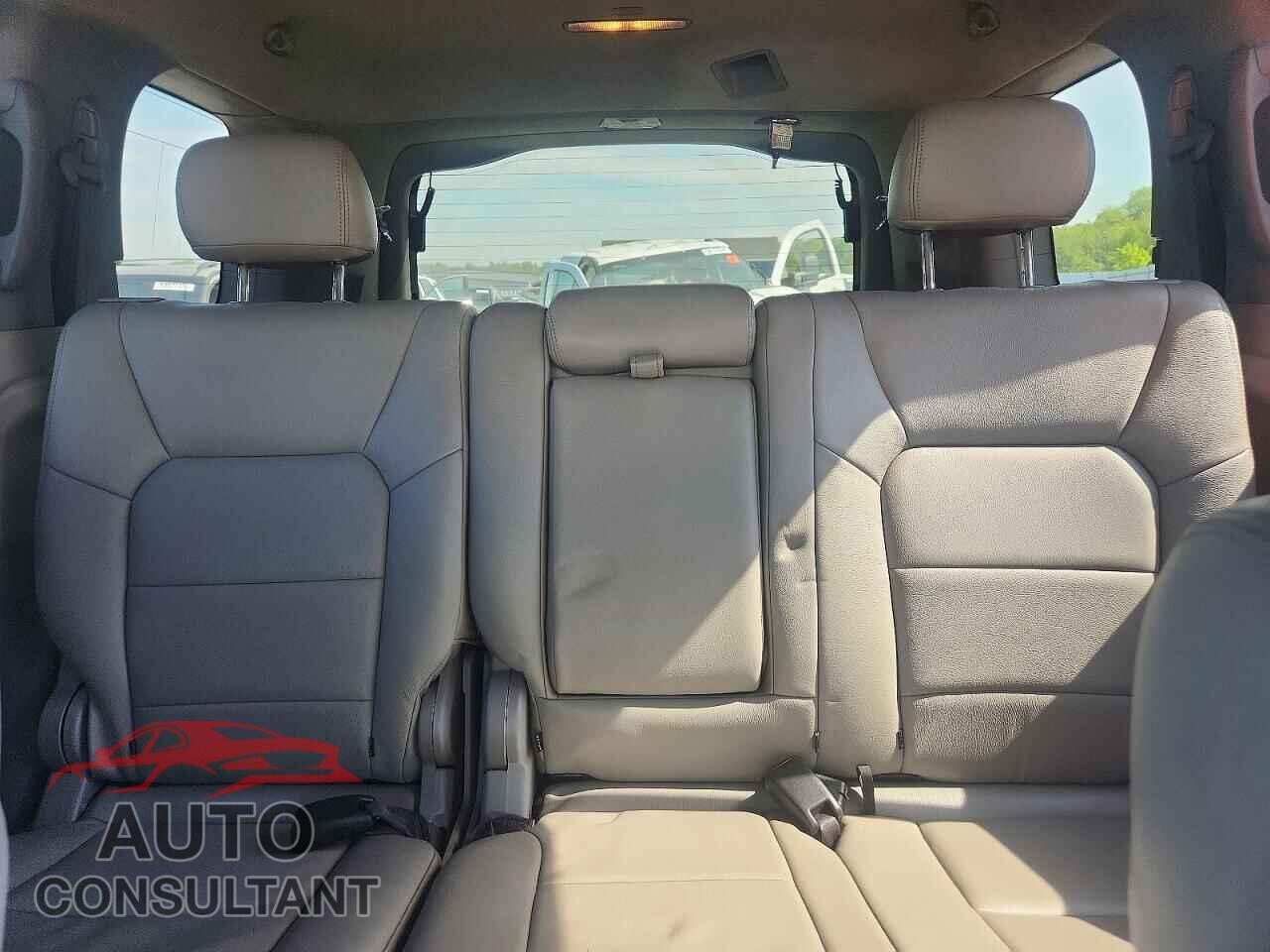 HONDA PILOT 2011 - 5FNYF4H20BB018405
