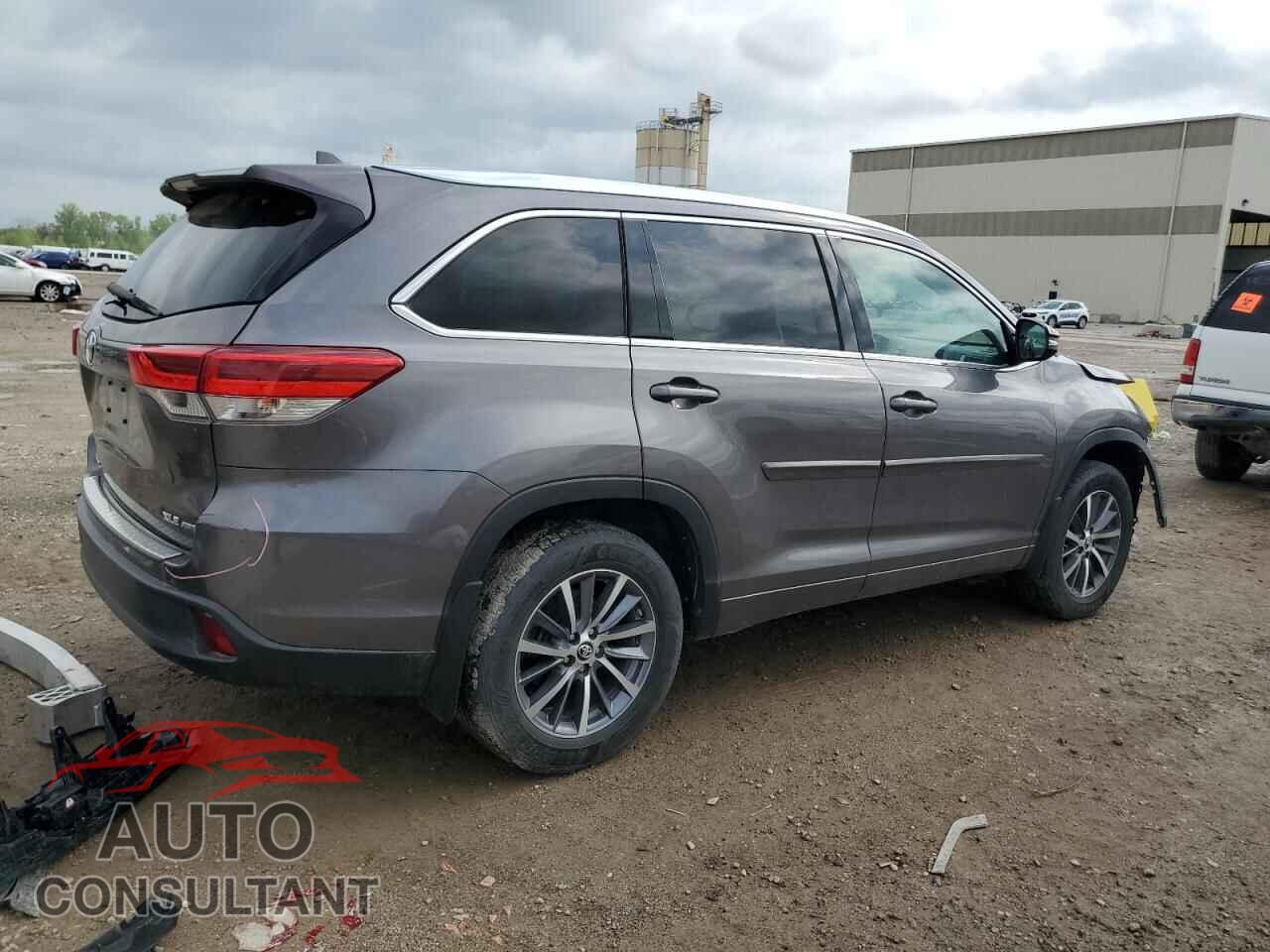 TOYOTA HIGHLANDER 2018 - 5TDJZRFH3JS560332