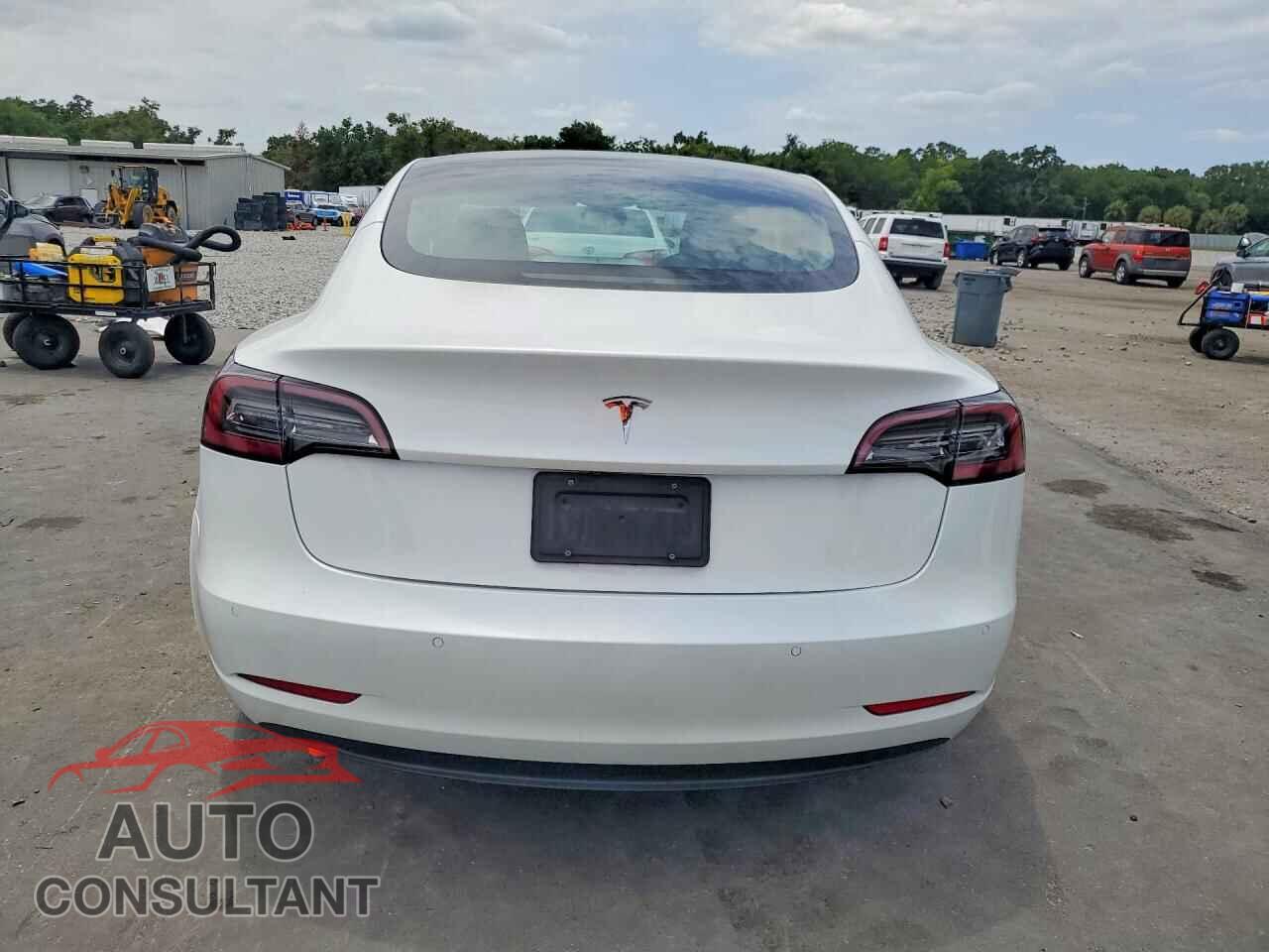 TESLA MODEL 3 2021 - 5YJ3E1EA5MF084314