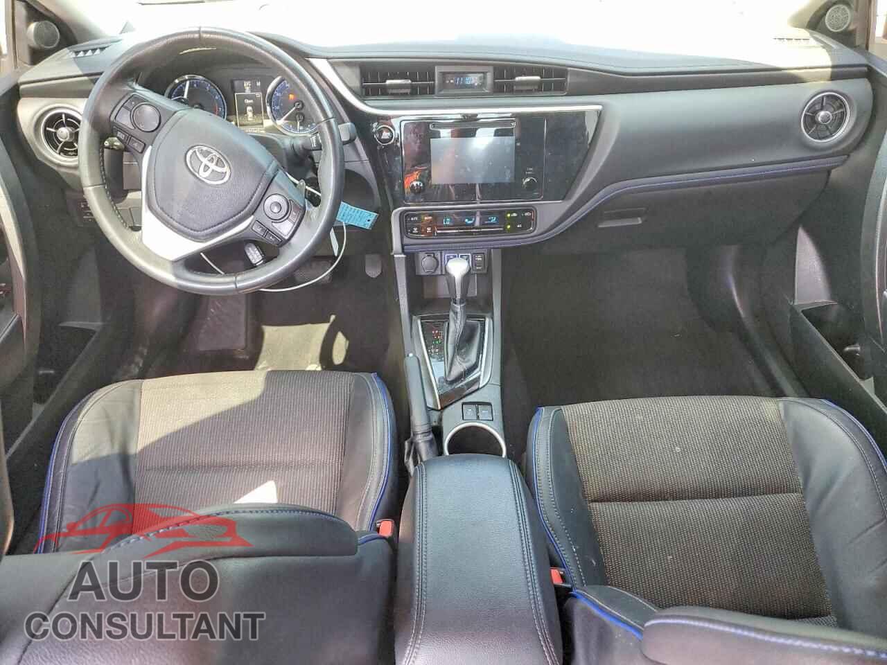 TOYOTA COROLLA 2018 - 5YFBURHE2JP819178