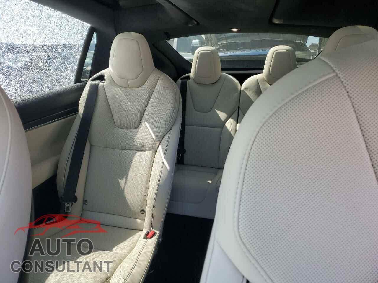 TESLA MODEL X 2023 - 7SAXCBE67PF392066
