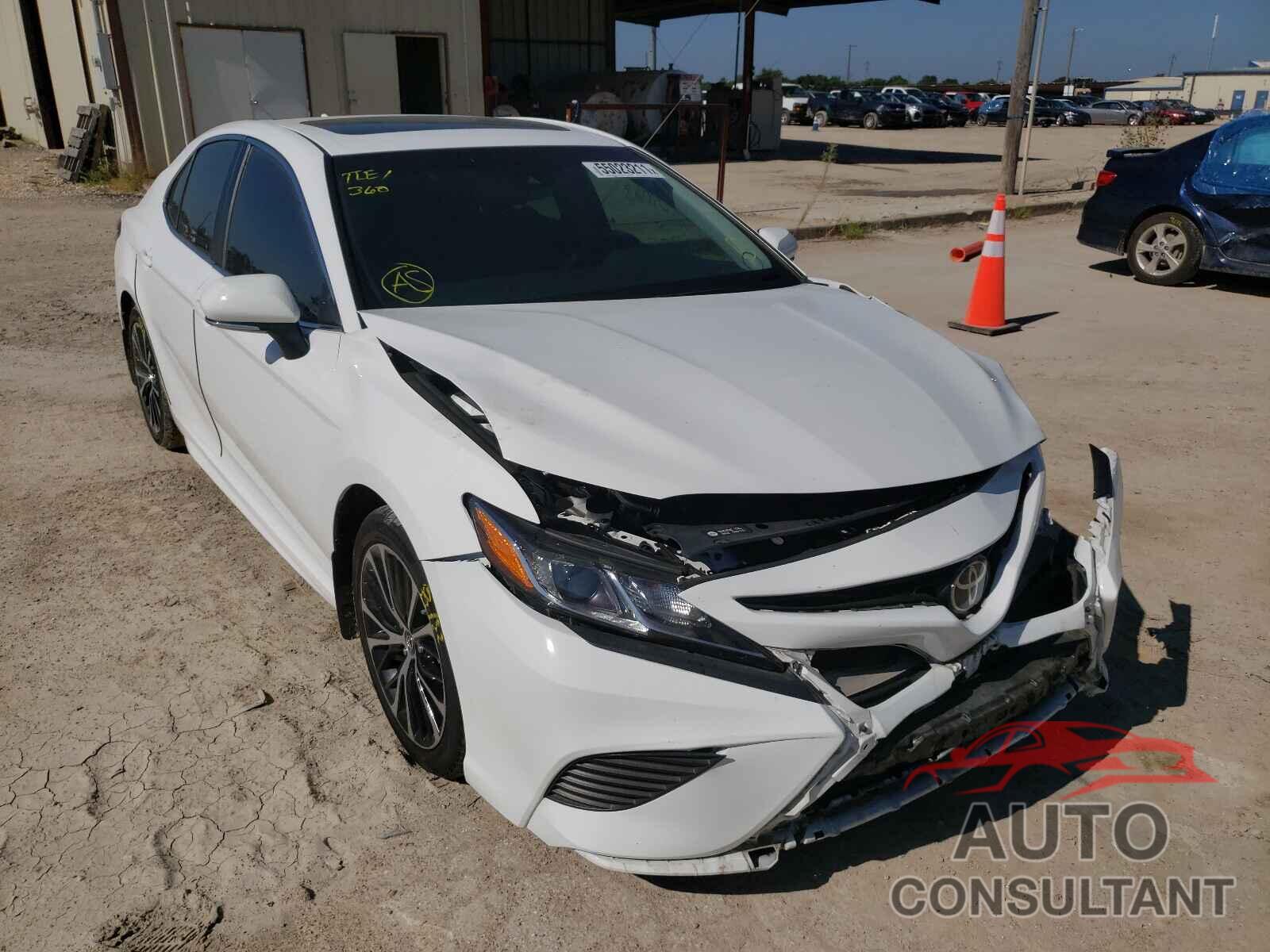 TOYOTA CAMRY 2018 - 4T1B11HK4JU563883