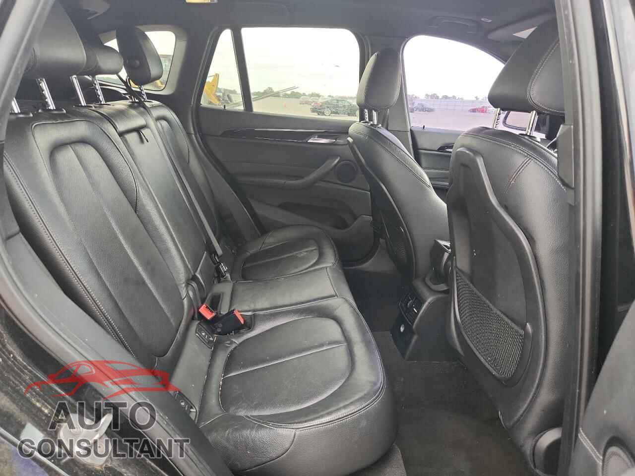 BMW X1 2017 - WBXHT3C32H5F74315