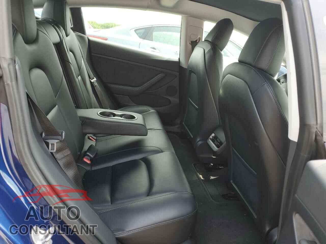 TESLA MODEL 3 2021 - 5YJ3E1EB8MF983600