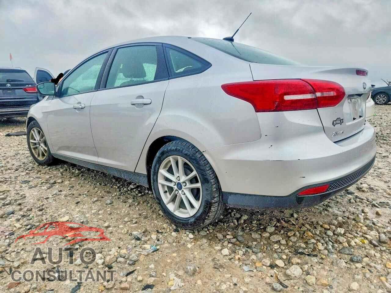 FORD FOCUS 2015 - 1FADP3F20FL336784