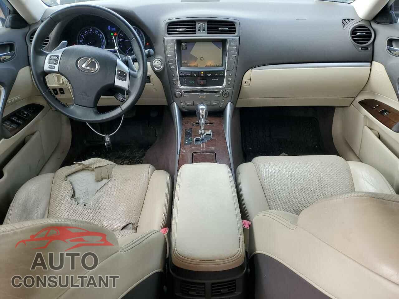LEXUS IS 2011 - JTHCF5C28B5047108