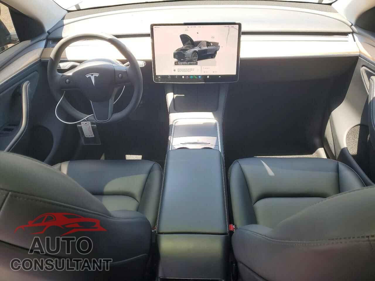 TESLA MODEL Y 2024 - 7SAYGDEE9RA242925