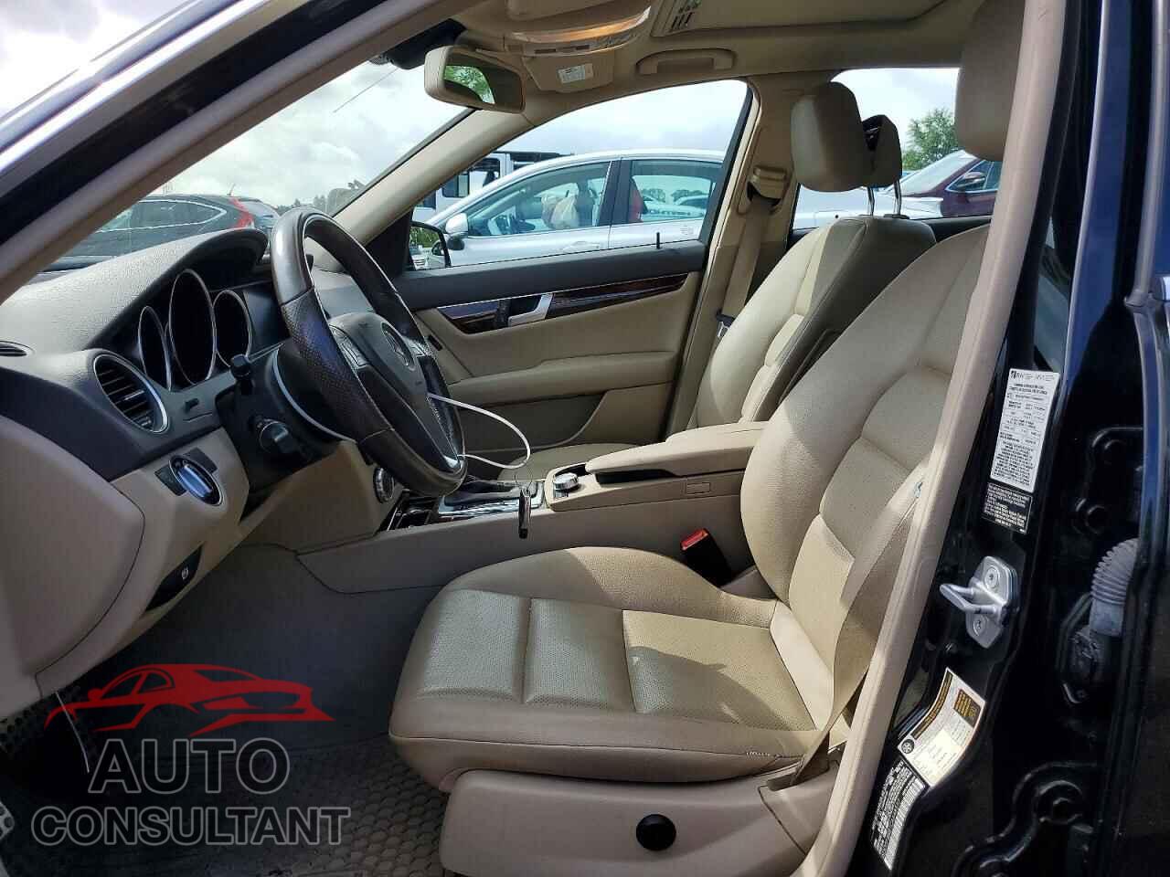 MERCEDES-BENZ C-CLASS 2012 - WDDGF8BB1CA648557