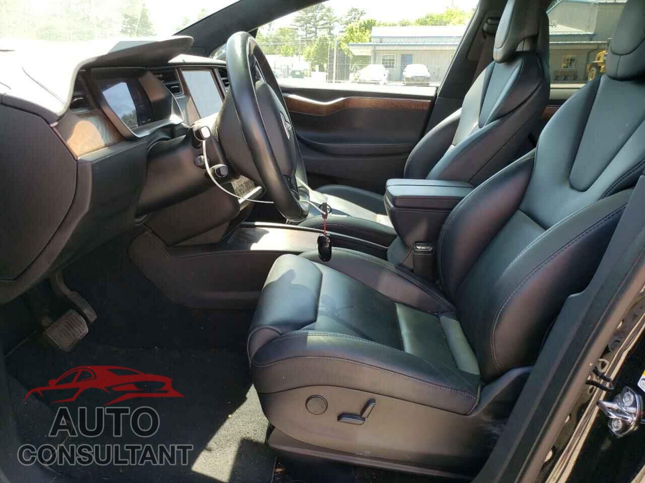 TESLA MODEL X 2019 - 5YJXCAE25KF198357