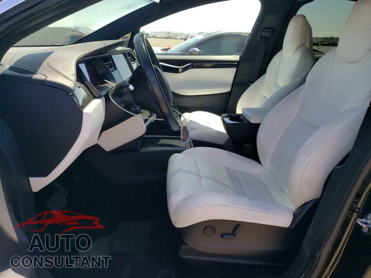 TESLA MODEL X 2018 - 5YJXCAE22JF142245