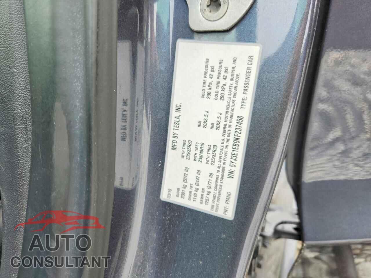 TESLA MODEL 3 2019 - 5YJ3E1EB9KF237458