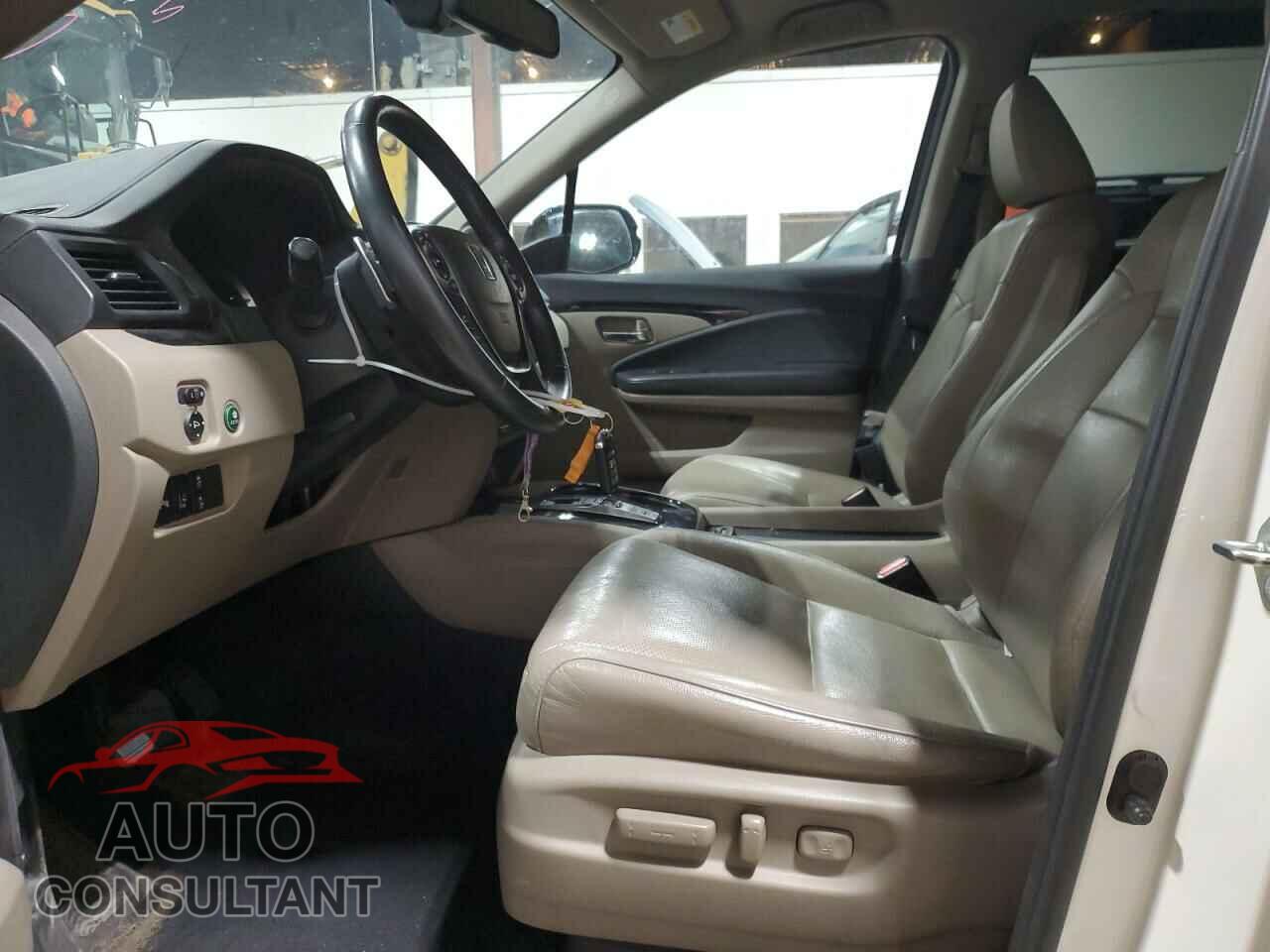 HONDA PILOT 2018 - 5FNYF6H02JB060714