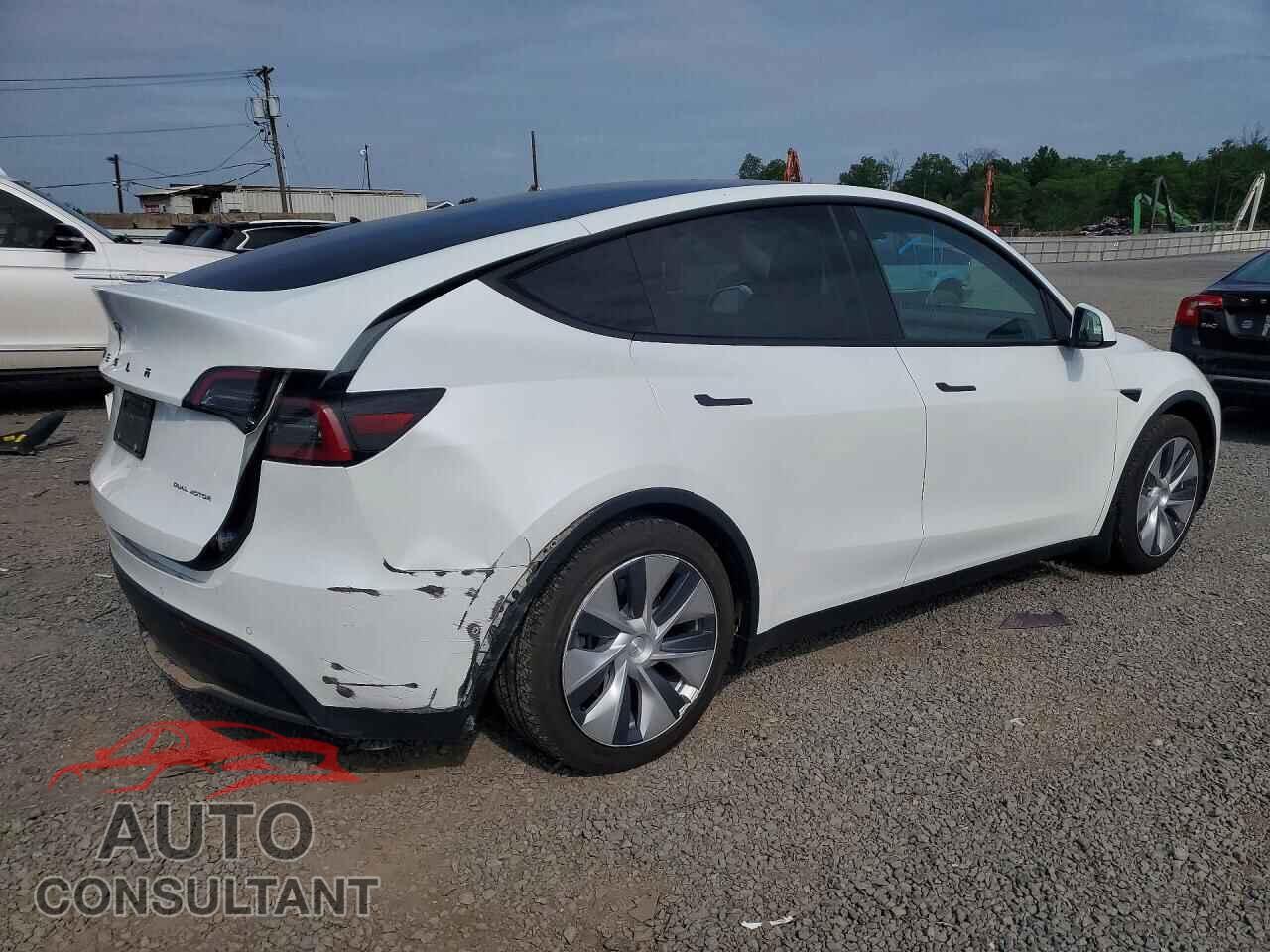 TESLA MODEL Y 2022 - 7SAYGDEE6NF486304
