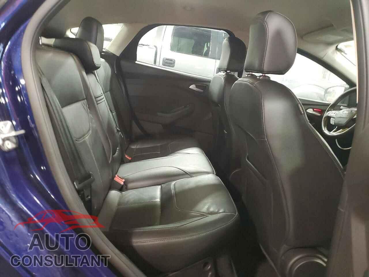 FORD FOCUS 2016 - 1FADP3K23GL212645