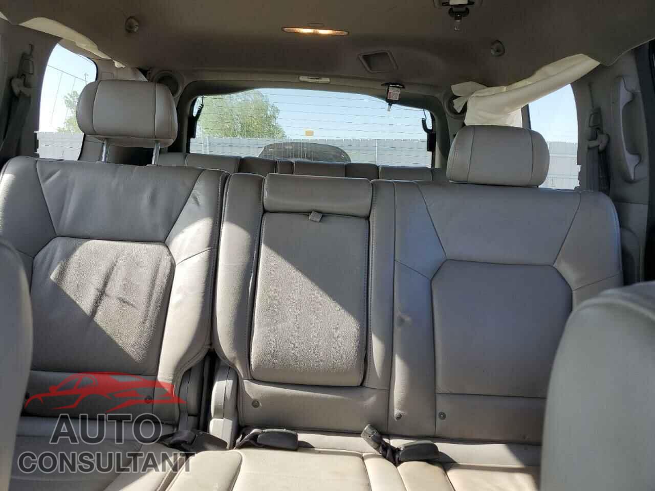 HONDA PILOT 2011 - 5FNYF4H69BB017367