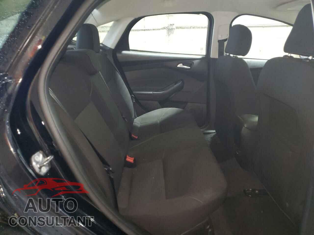 FORD FOCUS 2017 - 1FADP3F23HL244667