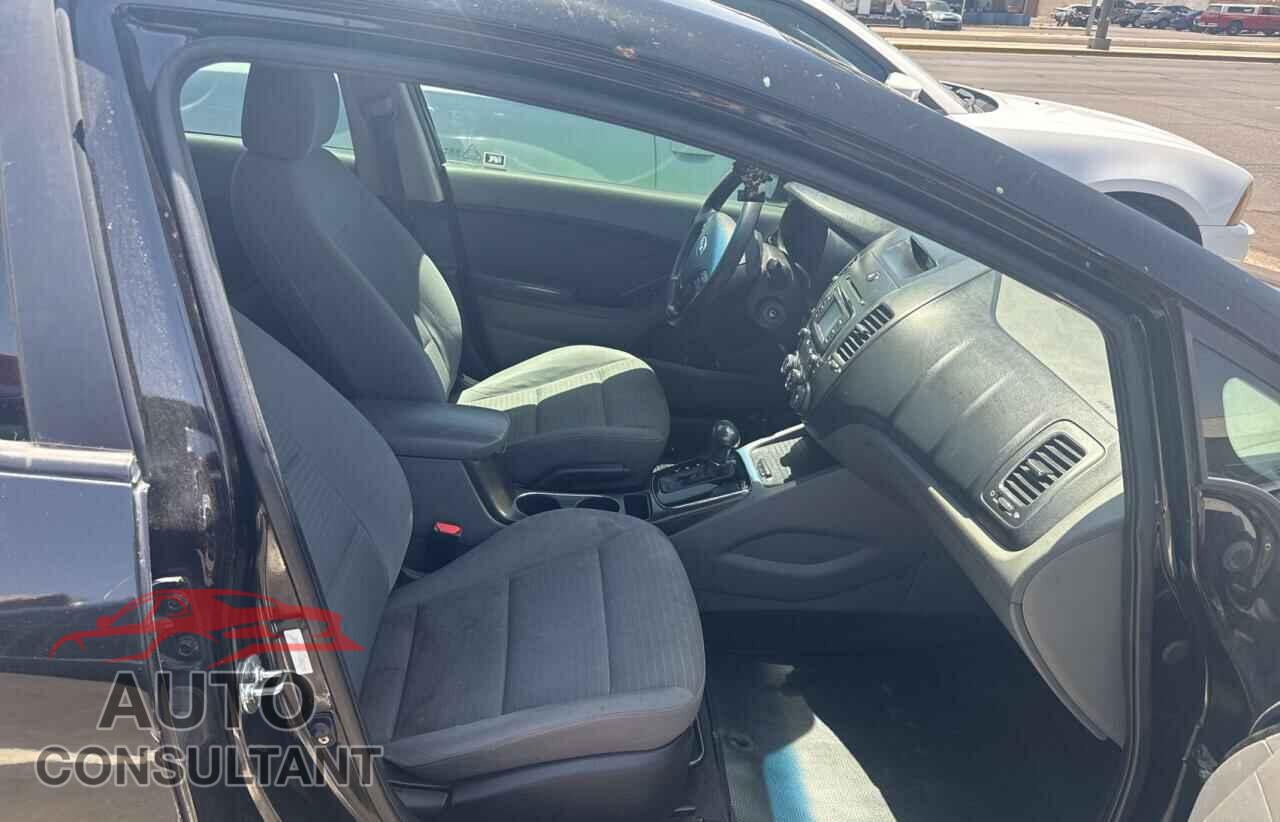 KIA FORTE 2017 - 3KPFL4A74HE082094