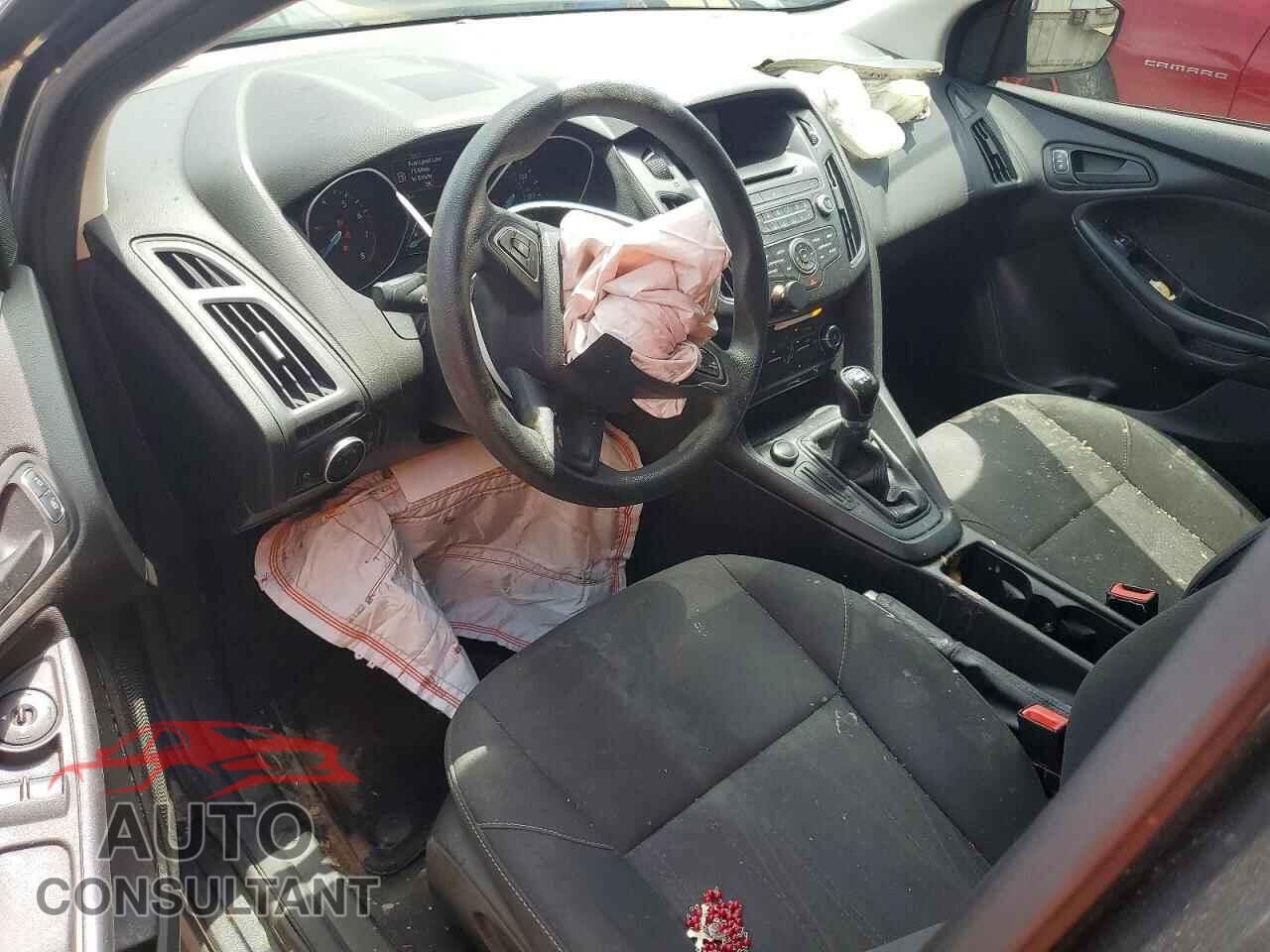FORD FOCUS 2017 - 1FADP3E27HL203766