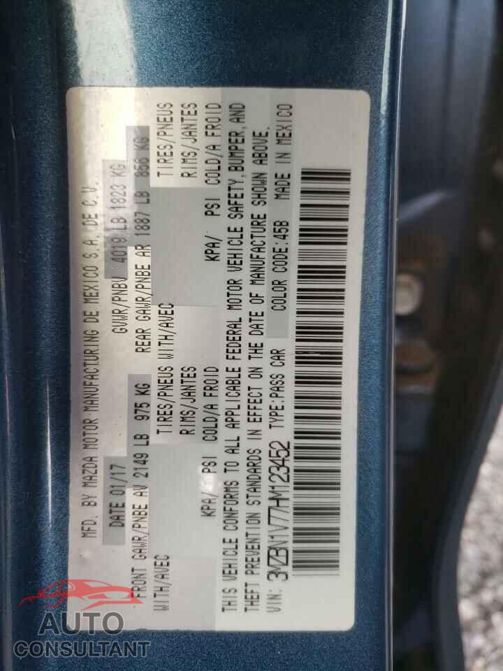 MAZDA 3 2017 - 3MZBN1V77HM123452