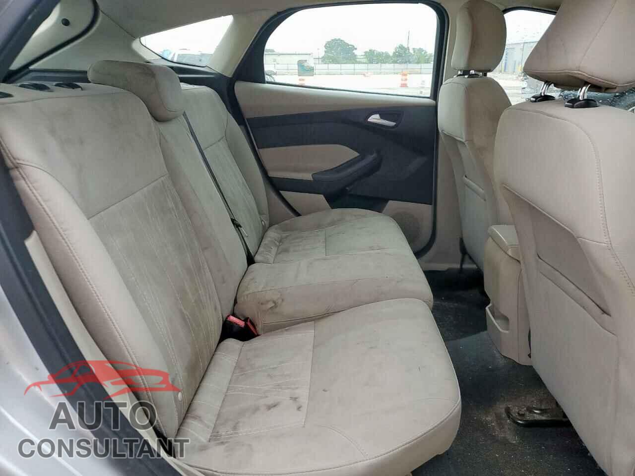FORD FOCUS 2015 - 1FADP3K20FL238134