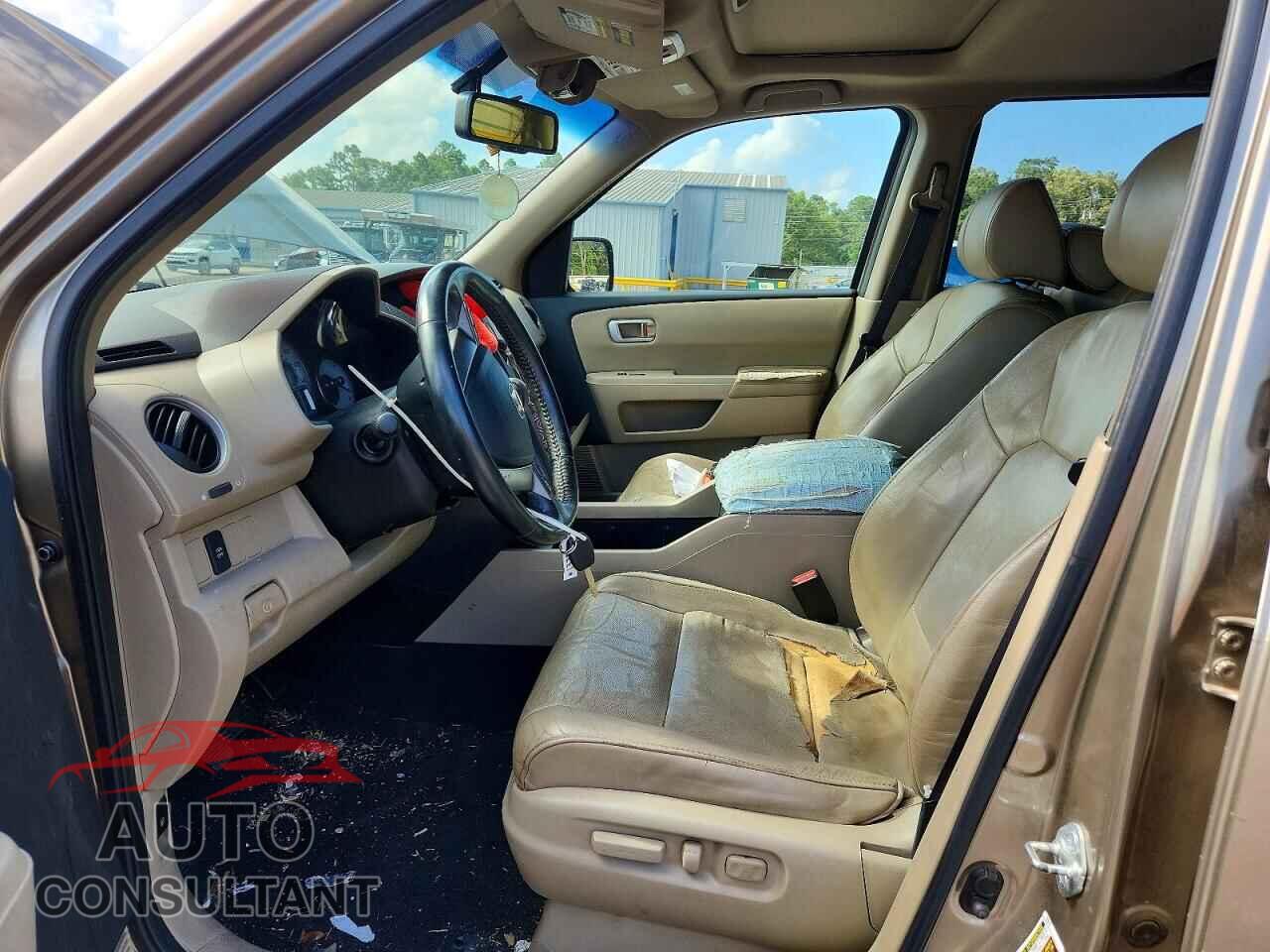 HONDA PILOT 2011 - 5FNYF3H56BB033138