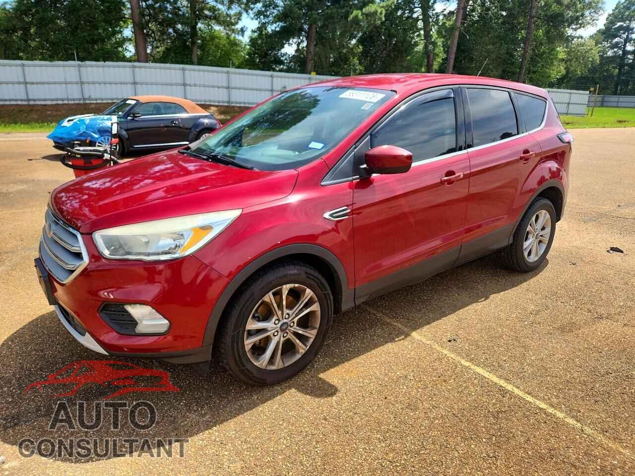 FORD ESCAPE 2017 - 1FMCU0GD5HUC00382