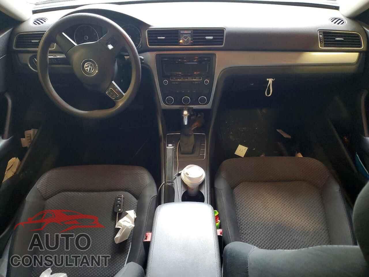 VOLKSWAGEN PASSAT 2012 - 1VWAP7A34CC045248