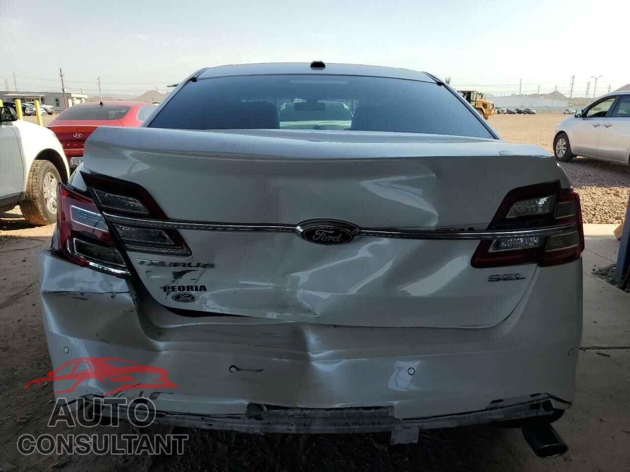 FORD TAURUS 2017 - 1FAHP2E82HG126054