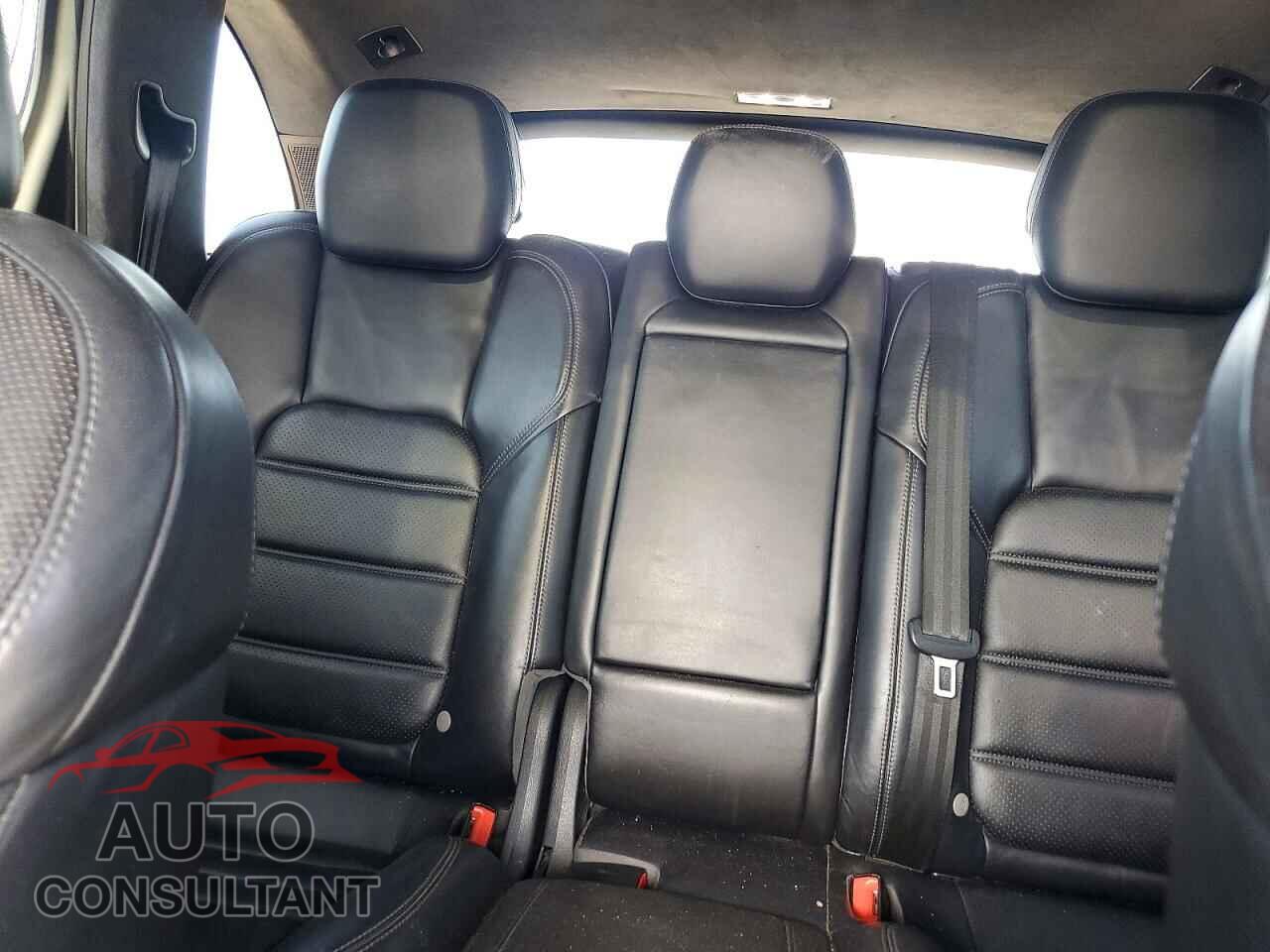 PORSCHE CAYENNE 2017 - WP1AC2A27HLA92126