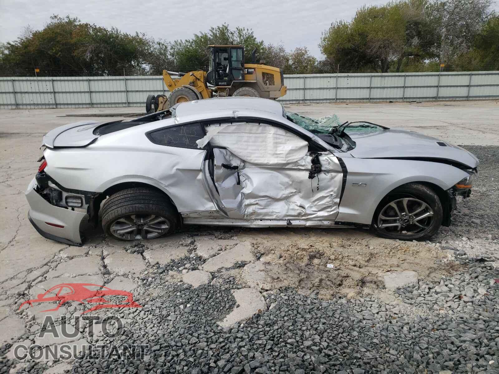 FORD MUSTANG 2019 - 1FA6P8CF0K5118033