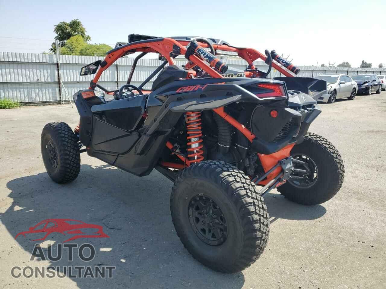CAN-AM SIDEBYSIDE 2018 - 3JBVXAW23JK001253
