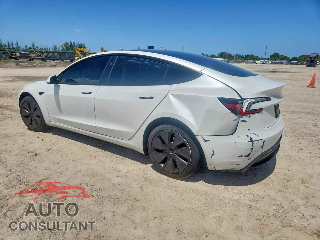 TESLA MODEL 3 2025 - 5YJ3E1EA1SF936316