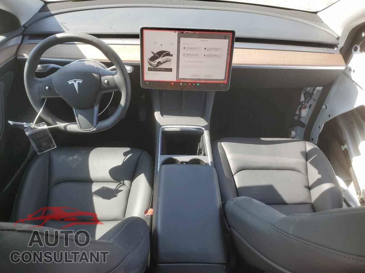 TESLA MODEL Y 2024 - 7SAYGAEE2RF103110