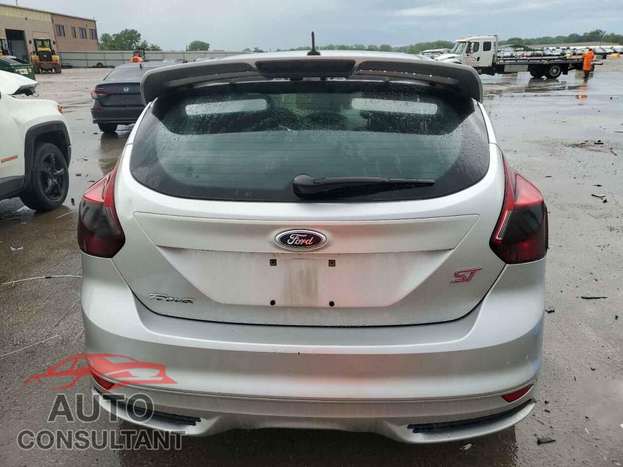 FORD FOCUS 2014 - 1FADP3L95EL149346
