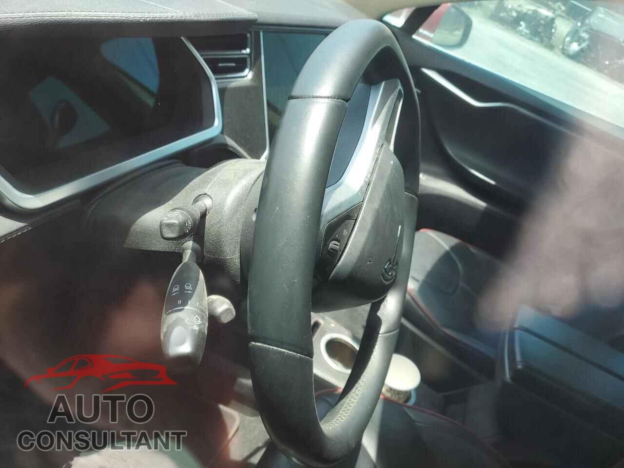 TESLA MODEL S 2013 - 5YJSA1CP6DFP10001