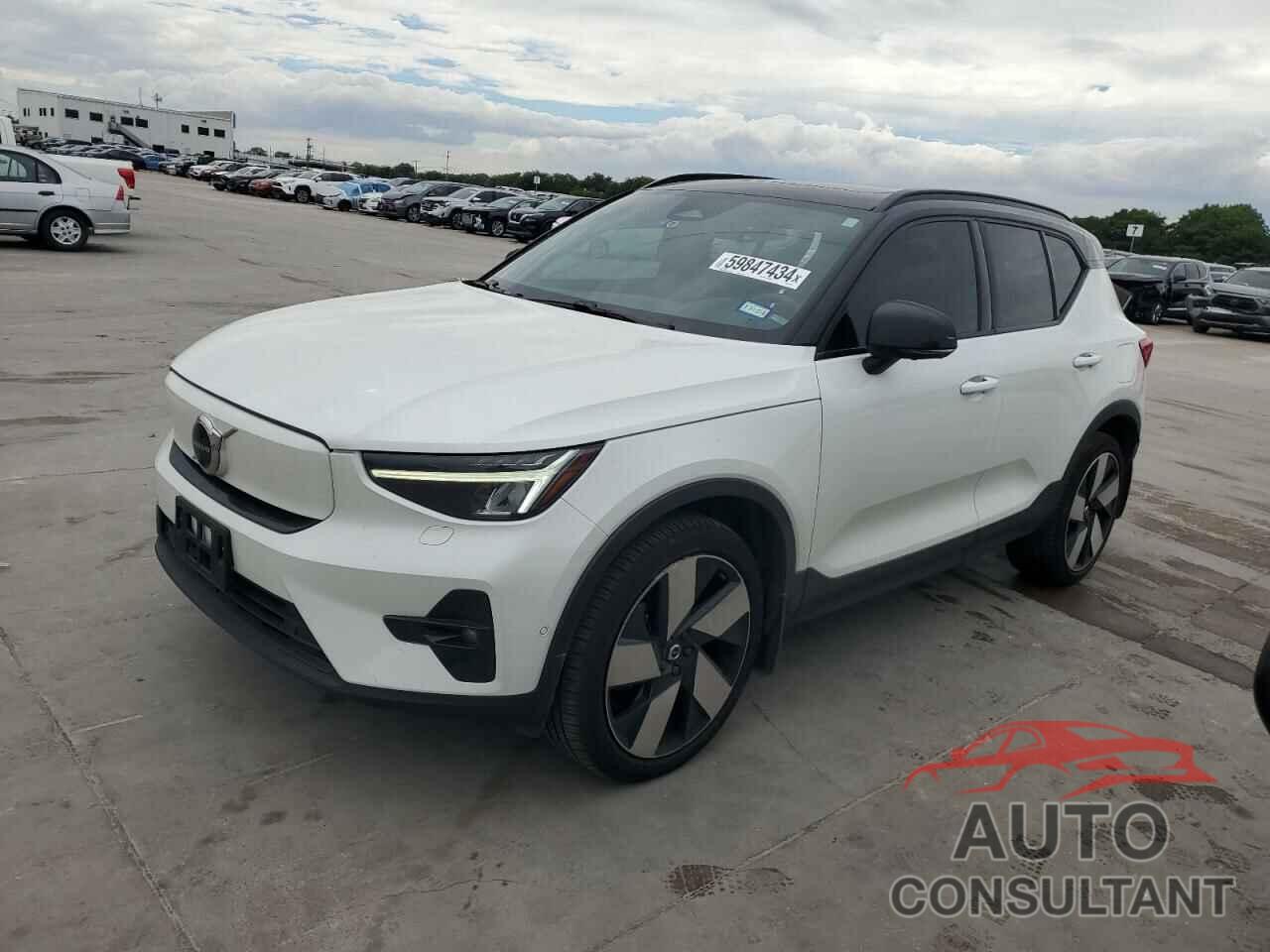 VOLVO XC40 2023 - YV4ED3UM1P2957547